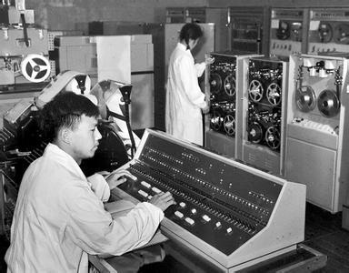 從《模仿游戲》到微處理器 解碼計算機(jī)的前世今生